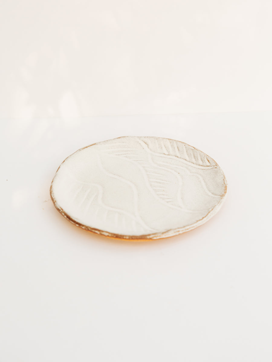 TEXTURED CERAMIC SOAP DISH - White